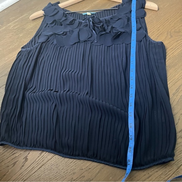 Anthropologie Navy Petal Pleated Blouse by Leif Notes Sz 4 - Picture 8 of 9